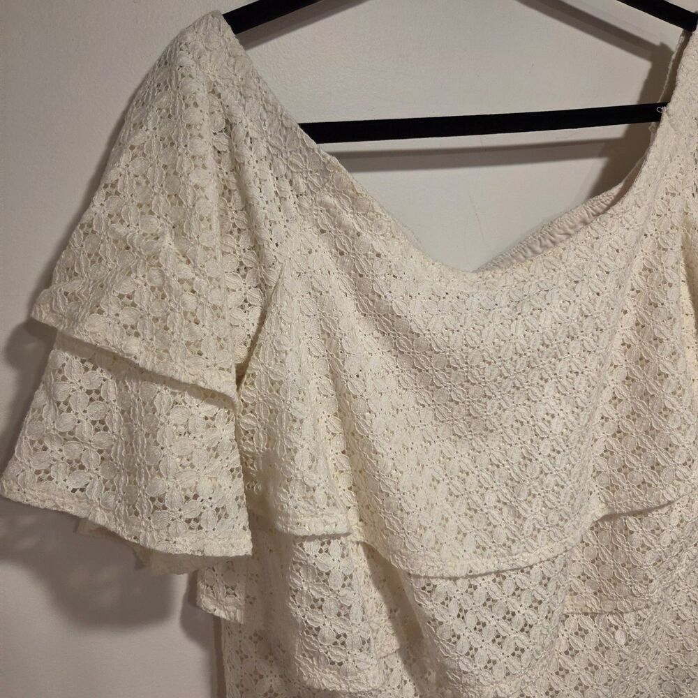 Banana Republic Sz Medium Womens Lace Off-the-Shoulder Ruffle Top Cream - Picture 3 of 12